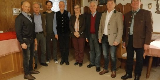 Mitglieder des MGV Erika mit politischen Vertretern der Stadtgemeinde Hermagor-Pressegger See